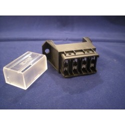 boite à fusibles standard - connection dessous - 4 voies