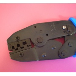 pince à sertir les cosses a cliquet